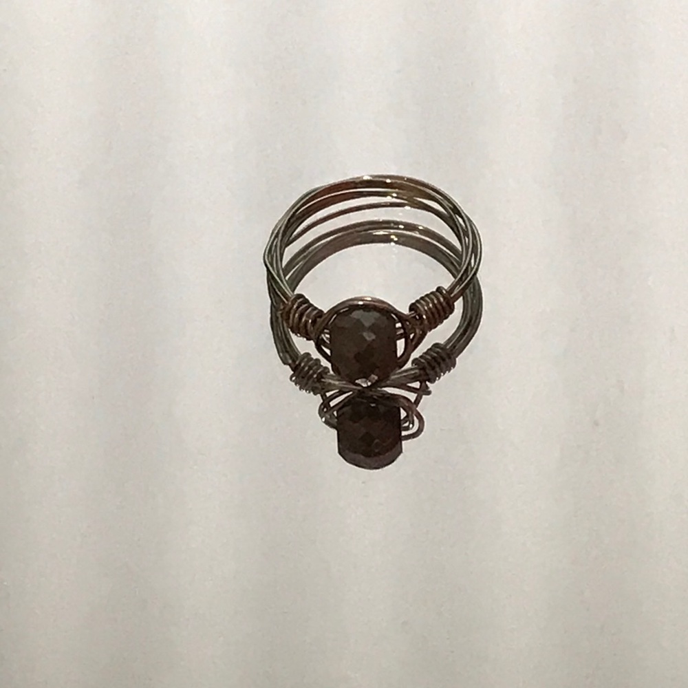 Gray bead wire ring
